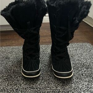 Sorel Black Winter Boots with Fur Trim